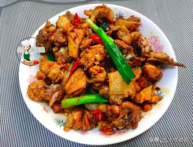 夏天多给家人做这肉吃,低脂高蛋白,加料一焖,鲜香开胃,香喷喷