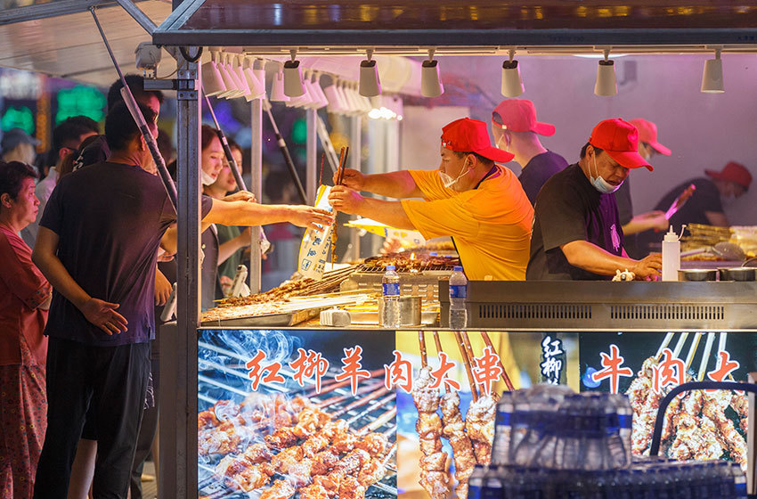 天津再添夜生活地标首批400余摊主水滴夜市营业