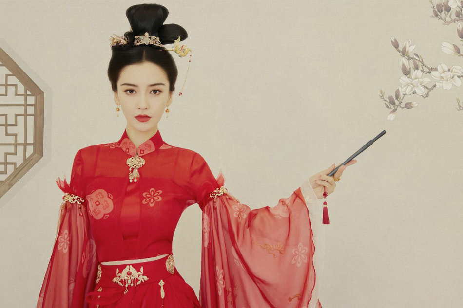 angelababy穿古风红衣头戴金簪 嫣然一笑温婉动人|云袖|angelababy_新
