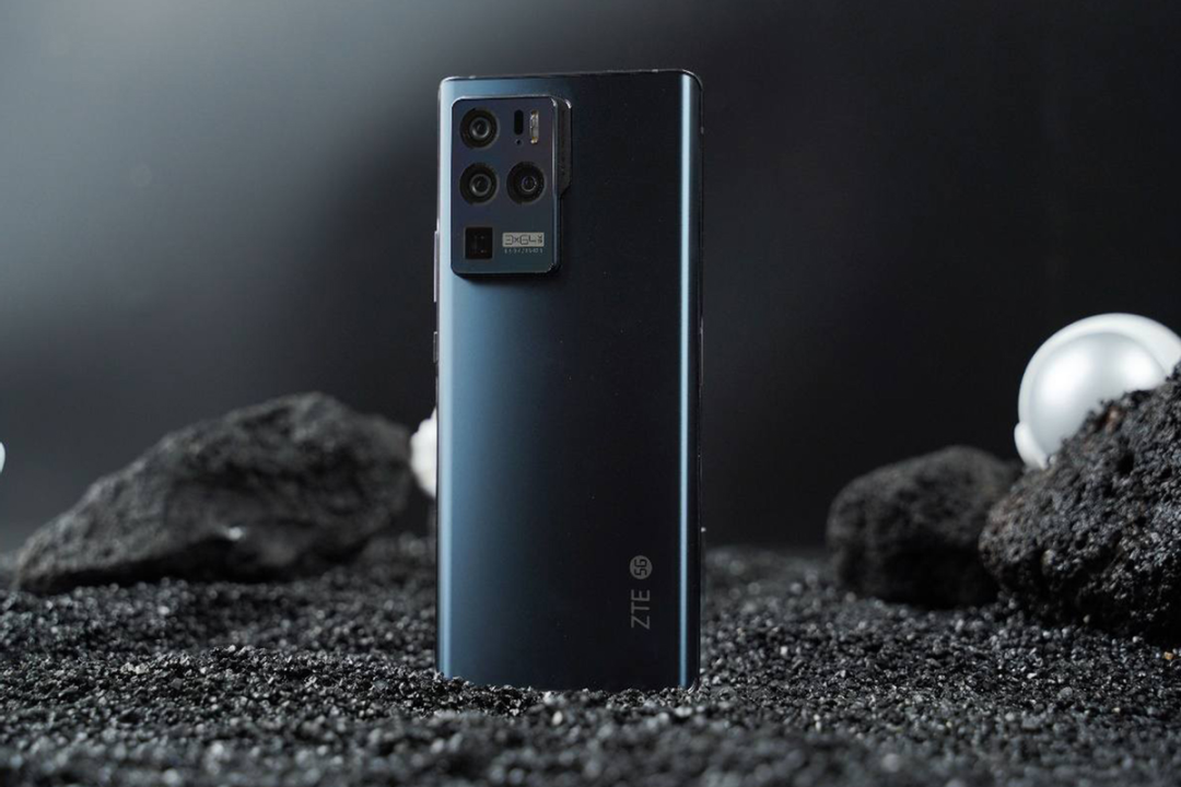 中兴axon30pro和axon30,中兴axon30pro 还纠结中兴axon30ultra和努比亚z30pro谁更值看价格就知道答案