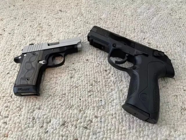 劫匪破门而入美国华裔女子拿起双枪自卫