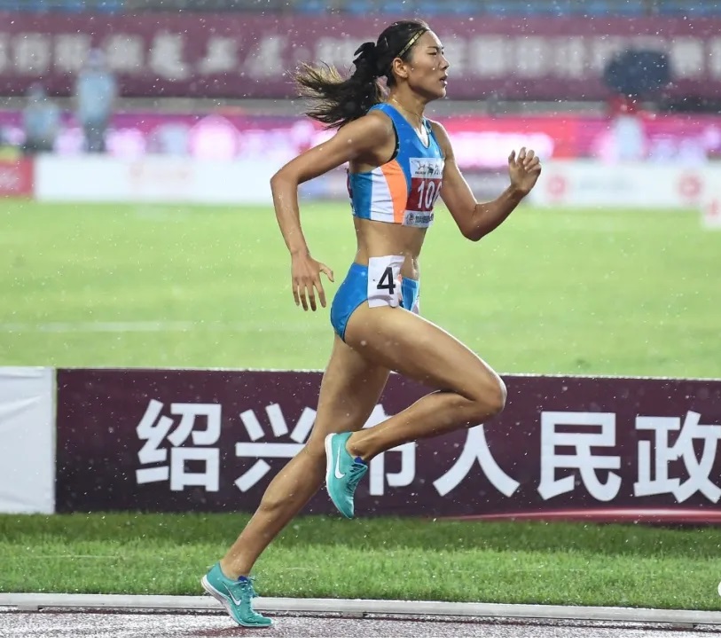 田径奥运选拔赛 王春雨女子800米达标奥运