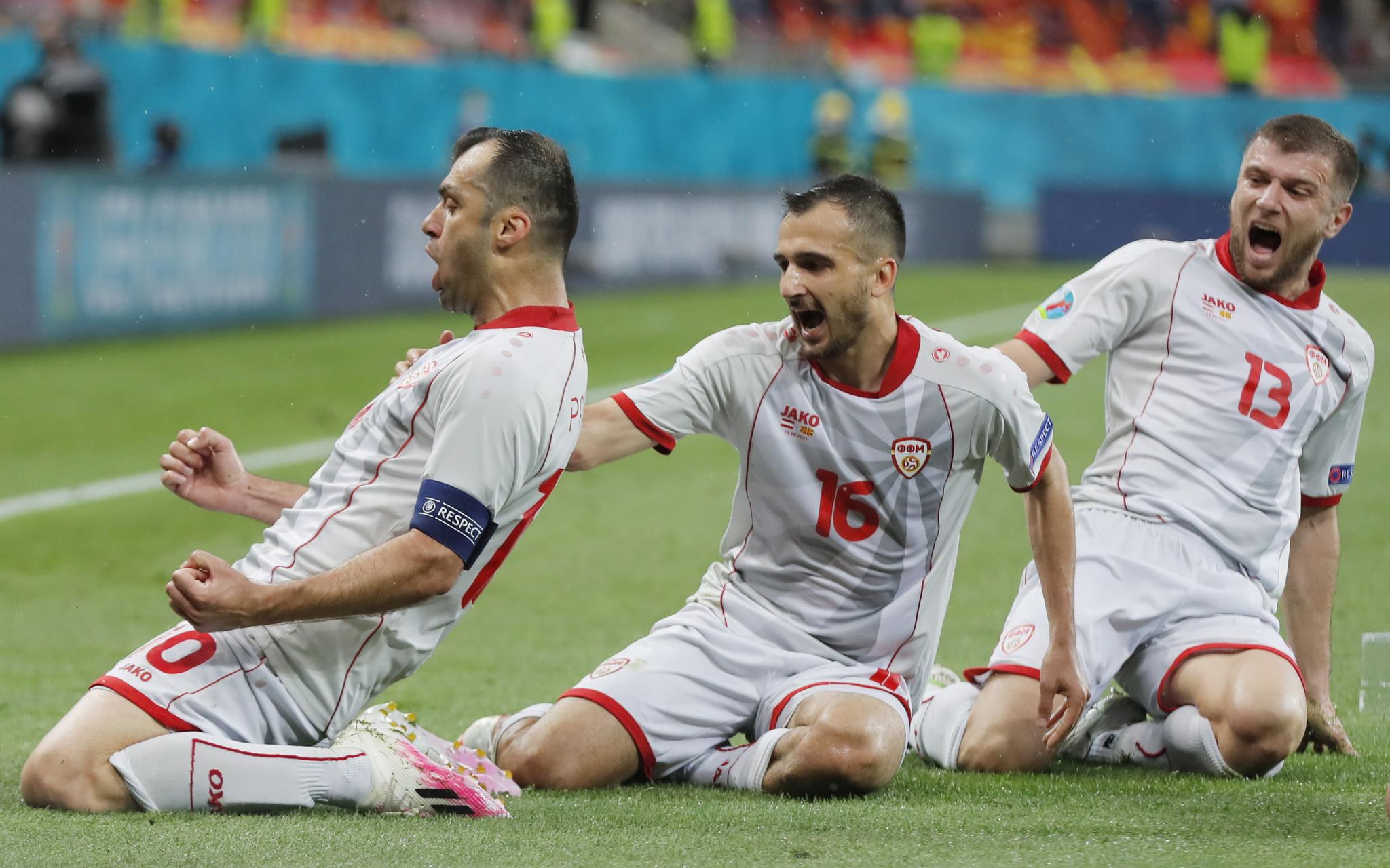 潘德夫进球后滑跪庆祝.图/ic photo