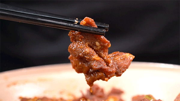 经典湘菜代表,小炒黄牛肉~满满的辣椒爆炒,镬气足够,辣椒的香辣包裹着