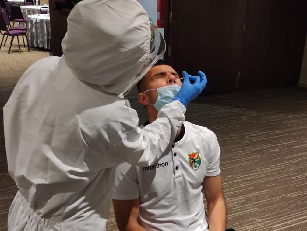 △ 玻利维亚球员接受核酸检测（图片来源：巴西环球网）