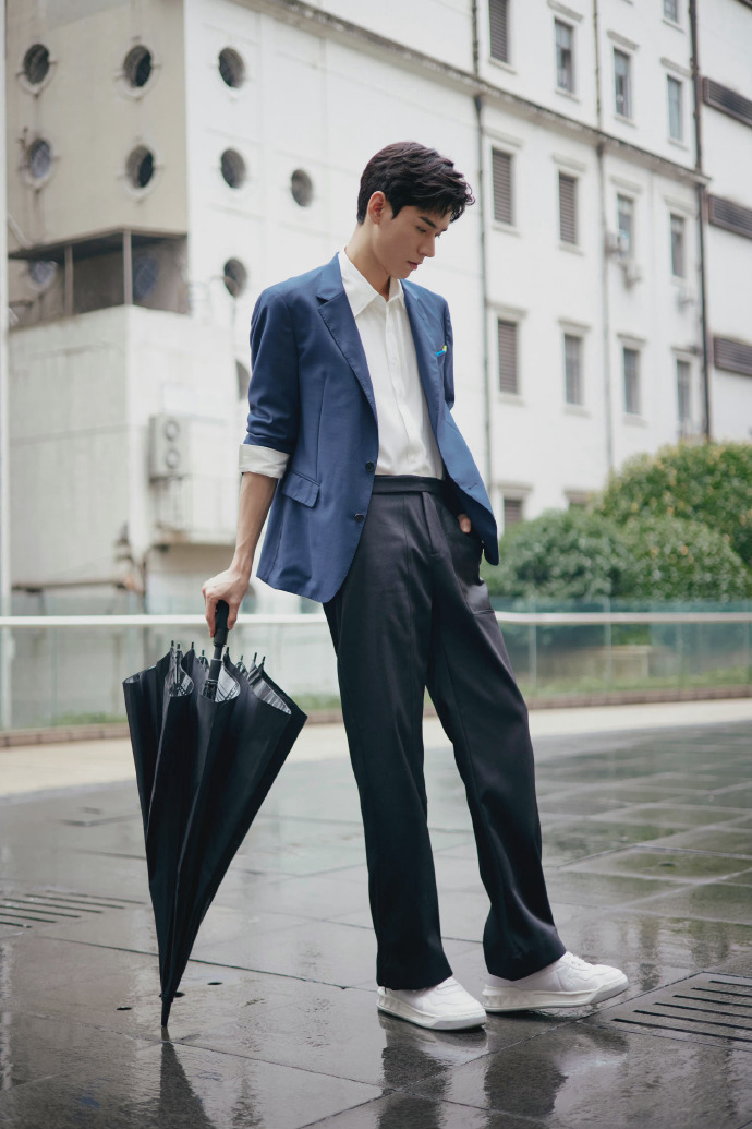 龚俊带给你夏天不一样的清爽风格