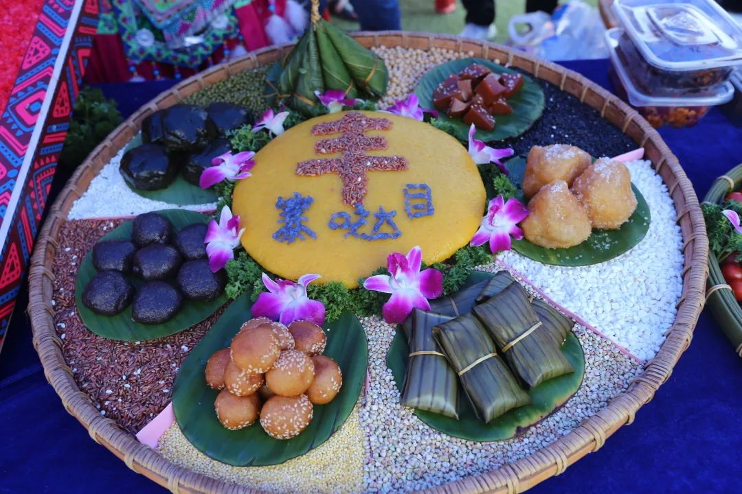 融水:文化大集市开幕 非遗庆建党百年