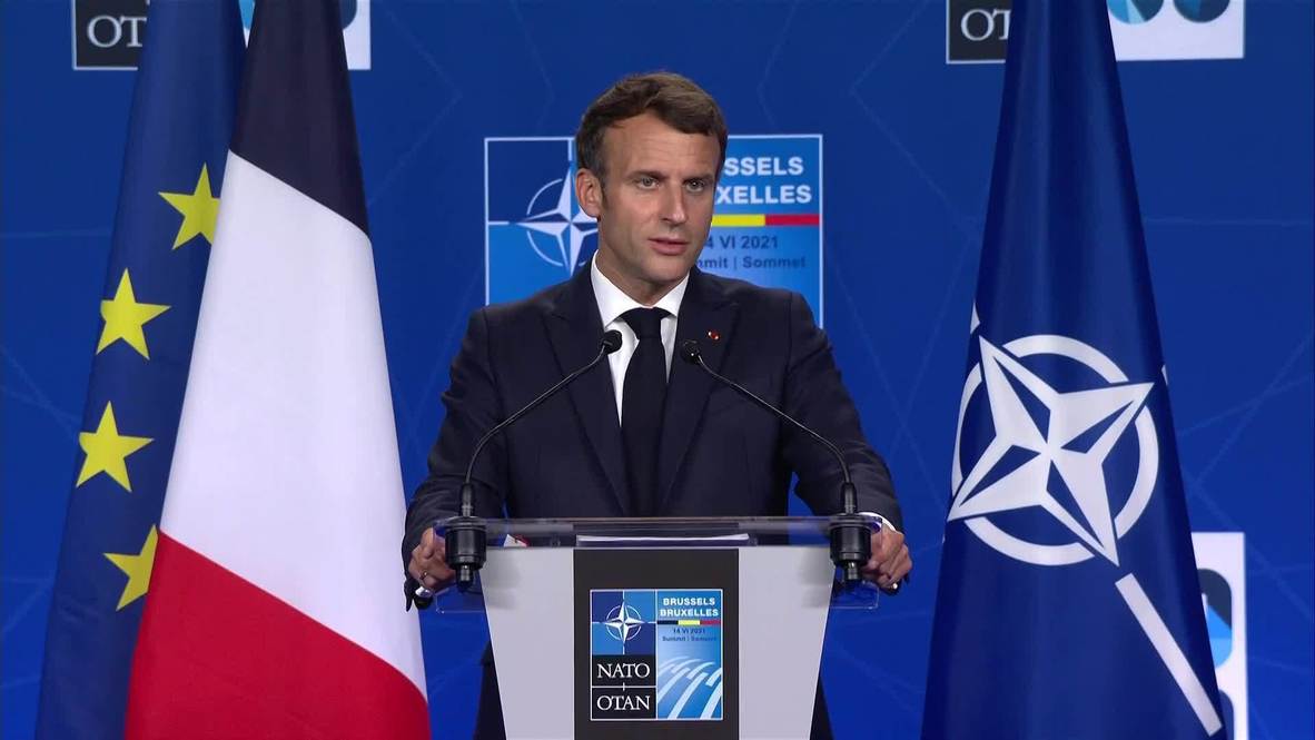 法国总统马克龙在北约峰会后召开新闻发布会 视频截图