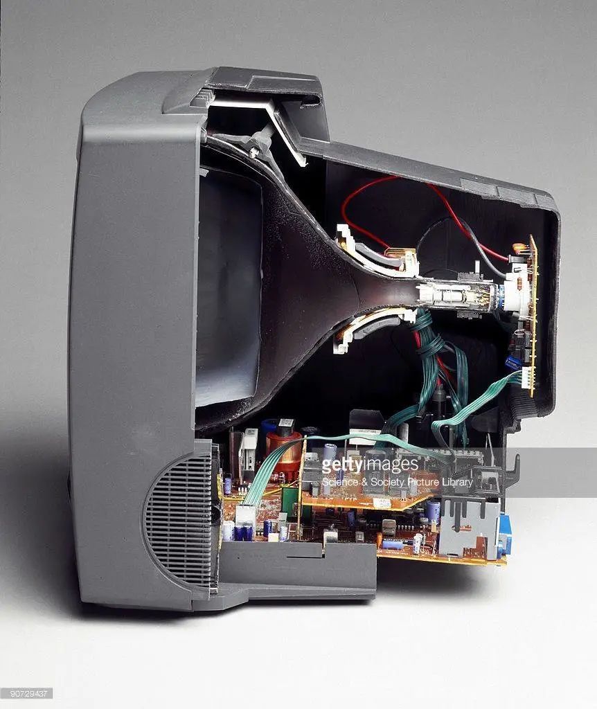 20 年前的“大屁股”显示器，正成为玩家们的顶级外设__财经头条