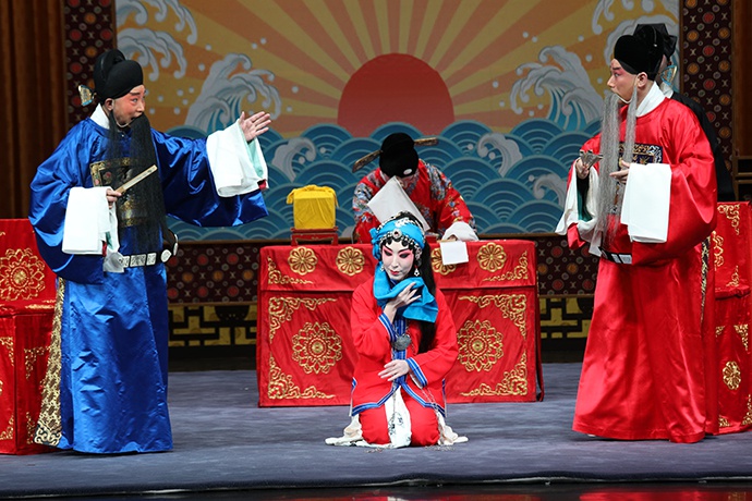 尚派青年演员韩宜珈《玉堂春·三堂会审》的跪唱