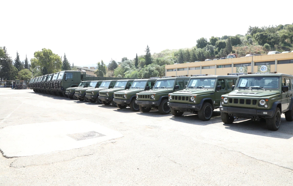 中国向黎巴嫩捐赠的BJ80和豪沃6轮轻型卡车 图源：黎巴嫩国防部