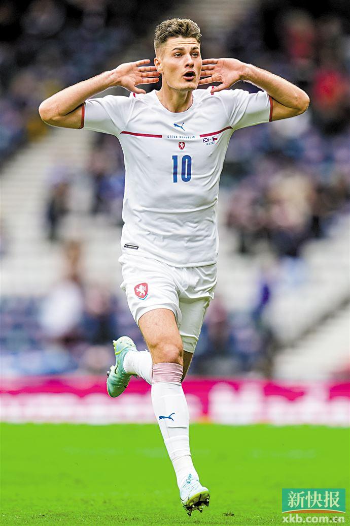 希克刷新欧洲杯最远进球纪录