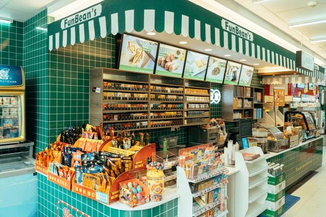 港风主题便利店亮相南昌 让你一秒"穿越香港"