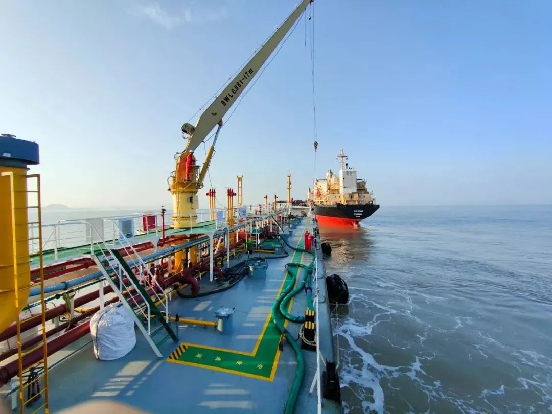 中石化"海上移动加油站"启航
