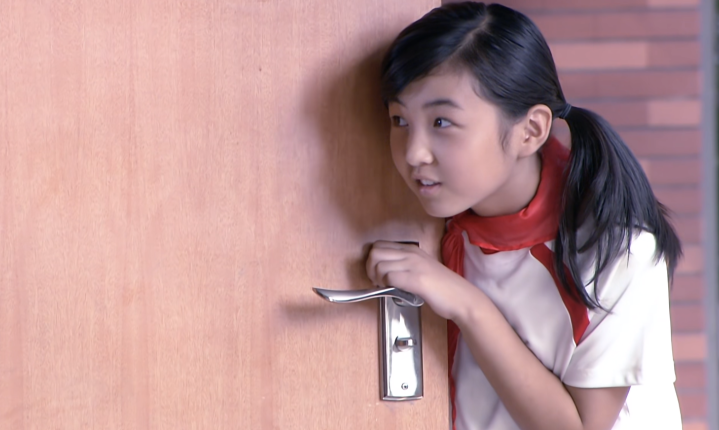 这个小机灵鬼是谁演的呀还有你看童年时期的小余非也和失散多年的亲生