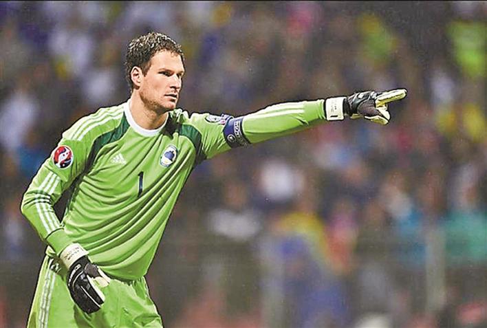 希克45米惊天吊门破欧洲杯纪录