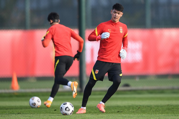 曾诚发文祝贺国足晋级12强赛：团结是铁休闲区蓝鸢梦想 - Www.slyday.coM