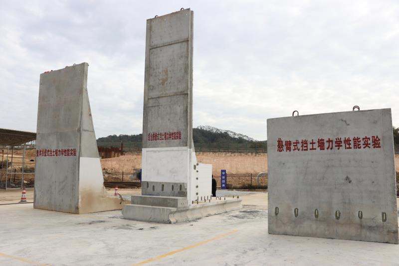 150米路段可节约1800平方米土地,8米"巨无霸挡墙"亮相深汕西高速