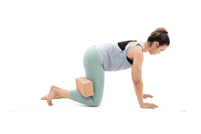 这10个动作用上瑜伽砖辅助让你的核心更有力练习更轻松