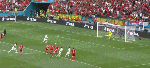 特写｜17年衔接四代葡萄牙球员，C罗老了，C罗变了休闲区蓝鸢梦想 - Www.slyday.coM