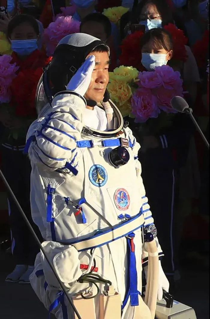 神舟十二号载人飞船发射成功