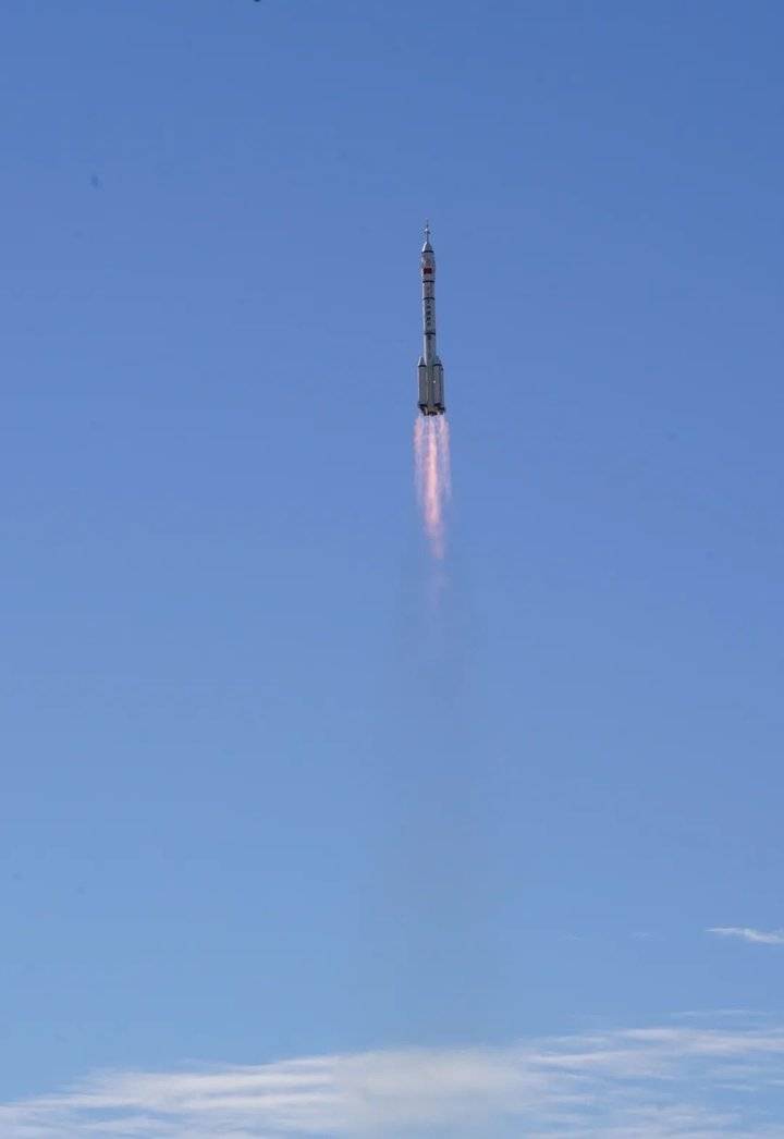 神舟十二号发射圆满成功！高清大图来了休闲区蓝鸢梦想 - Www.slyday.coM