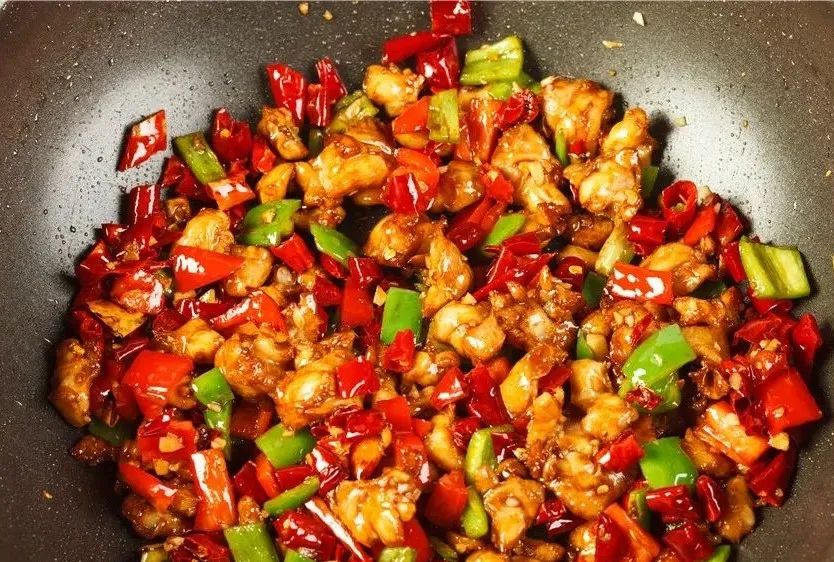 辣子鸡软骨,香辣可口,比辣子鸡丁还好吃!