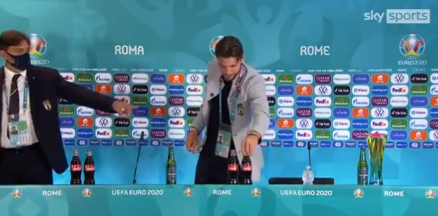 C罗"可乐梗"被球员争相模仿 欧足联：不要再移走赞助商饮料了!休闲区蓝鸢梦想 - Www.slyday.coM