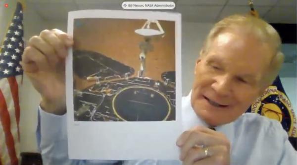 尼尔森在众议院听证会上展示“祝融”号火星车首批照片 视频截图