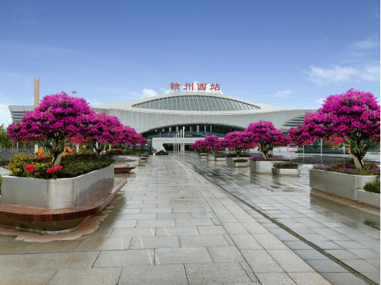 场,高速路口,火车站,未来赣州市中心城区内各个重要城市节点……蔷薇