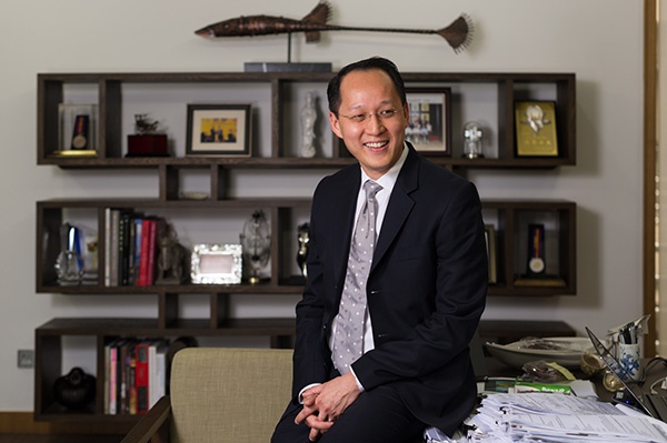 施学理从菲律宾来到中国上好佳代表家在上海