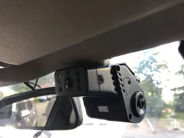 青岛出租车装上了广角摄像头!|青岛市_新浪新闻