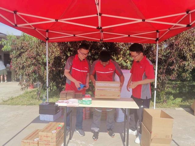 可以吸的阳山水蜜桃上市京东物流助力早上采摘当天到胃