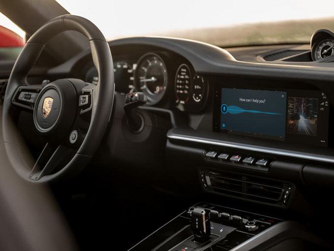 保时捷全新车机亮相中控屏增大语音系统升级三季度全面换装