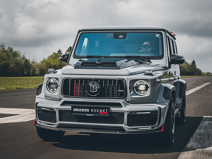 奔驰全新改装版g63升级45t引擎24寸轮毂零百加速37秒