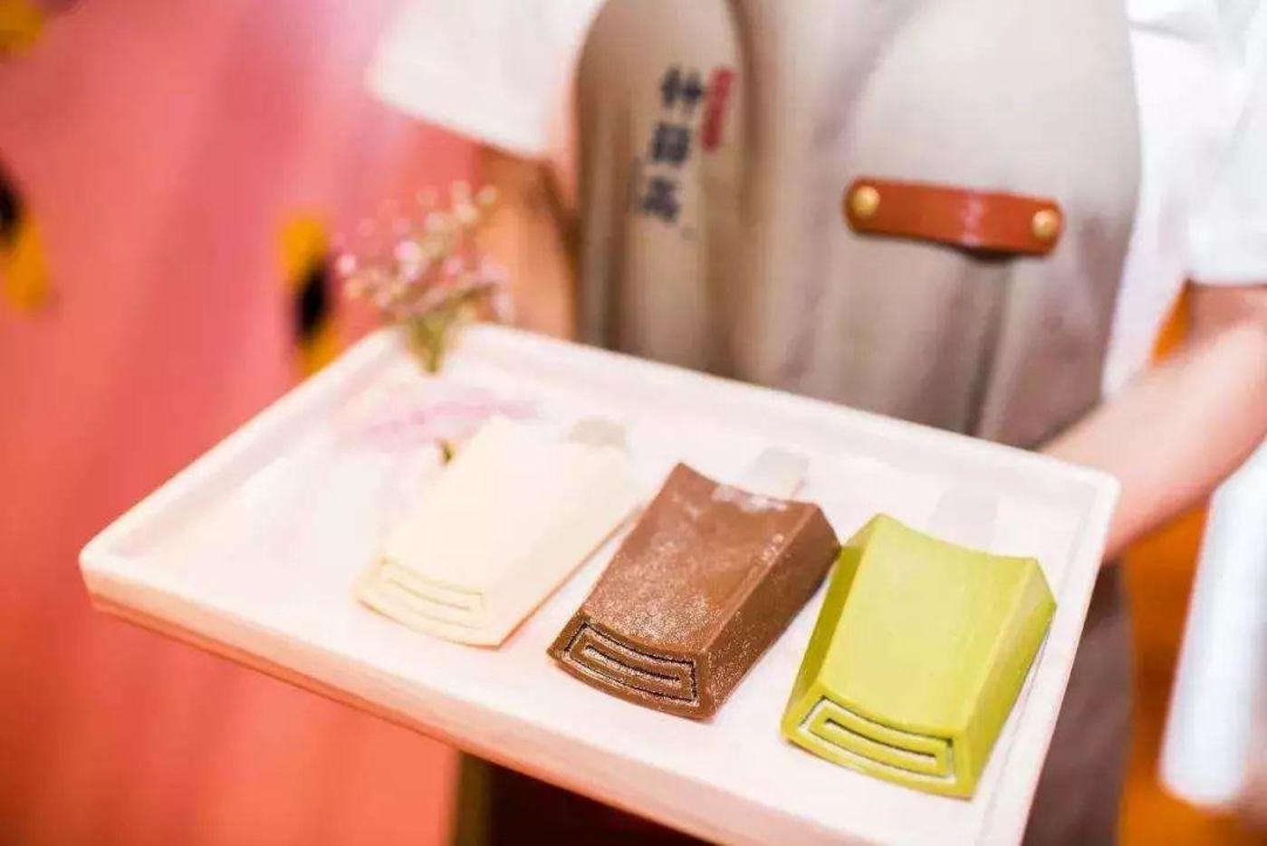 虚假宣传被罚，钟薛高道歉……被扒特级红提实为散装葡萄干，不加水也是假的休闲区蓝鸢梦想 - Www.slyday.coM