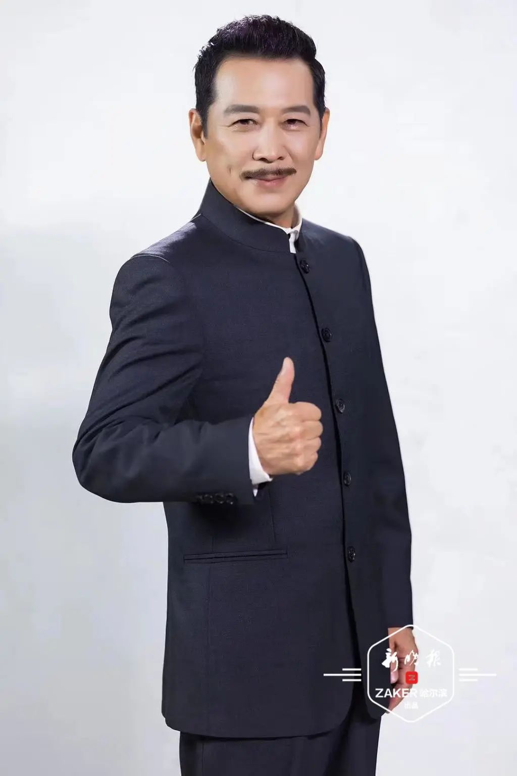 71次饰演周总理,连酒窝都一模一样|哈尔滨市|孙维民_新浪新闻