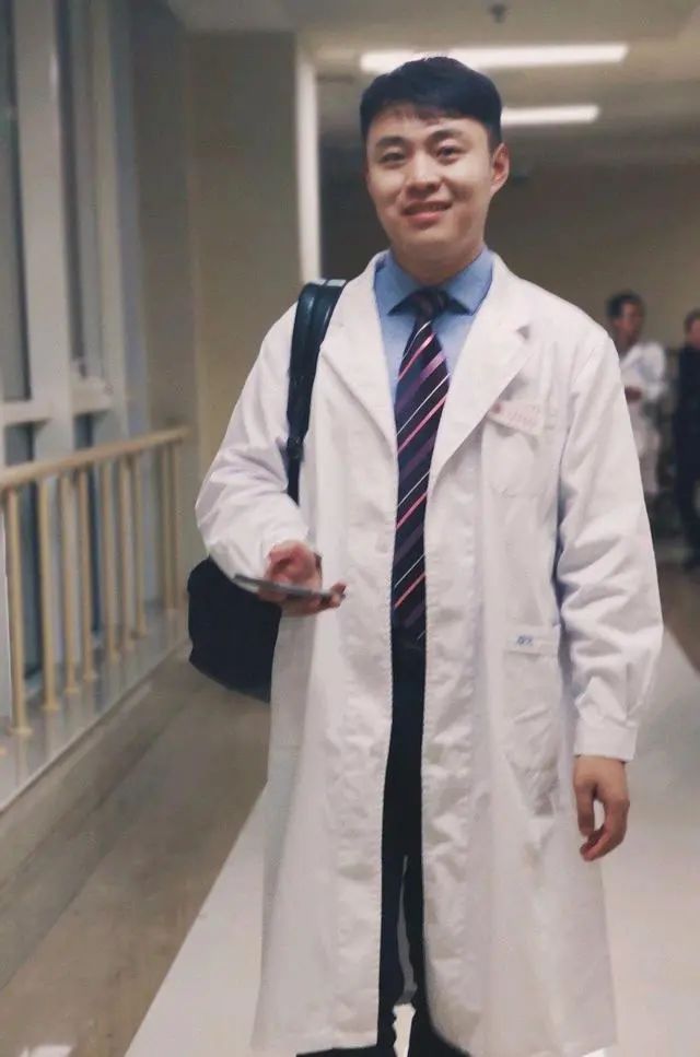 感动！陶勇医生被砍496天后，9岁女儿第一次发声：我比爸爸大6岁，我可以照顾他休闲区蓝鸢梦想 - Www.slyday.coM