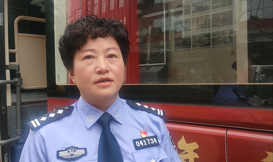 初心之路｜武汉女特警队长陈蔚：战功赫赫的神枪手