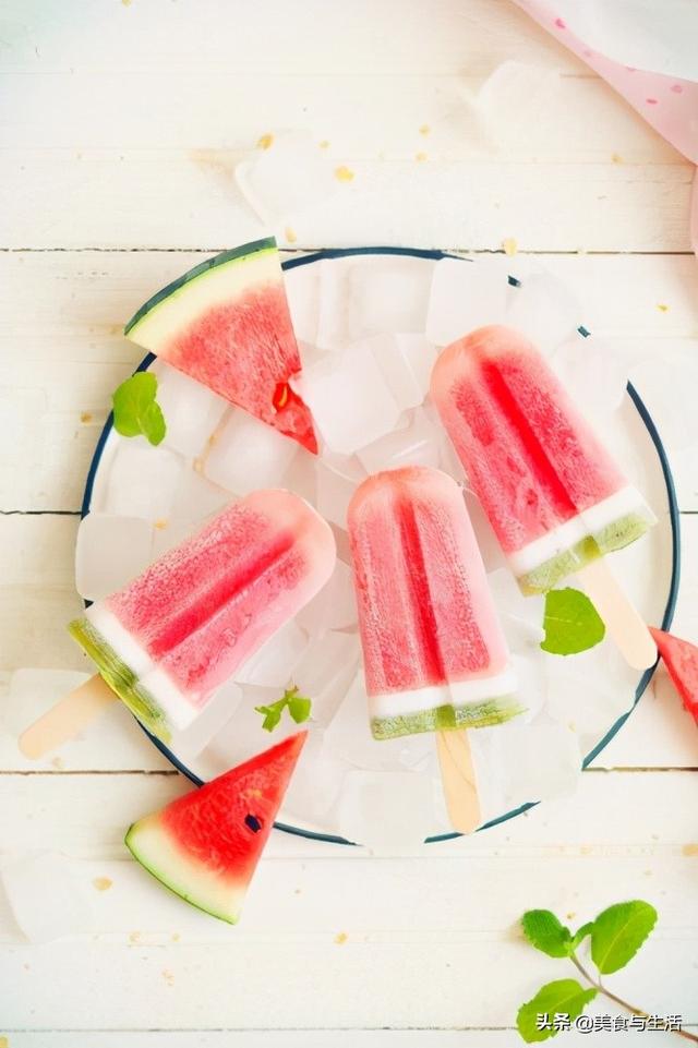 充满童趣的西瓜冰棍,消暑解渴,制作简单,还有奇异果