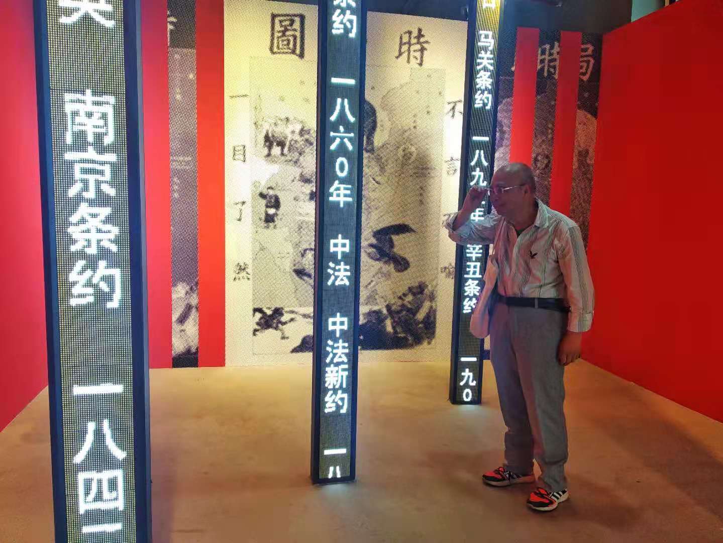 “曙光展”闭幕：感动发生在现场，常有观众被作品“击中”休闲区蓝鸢梦想 - Www.slyday.coM