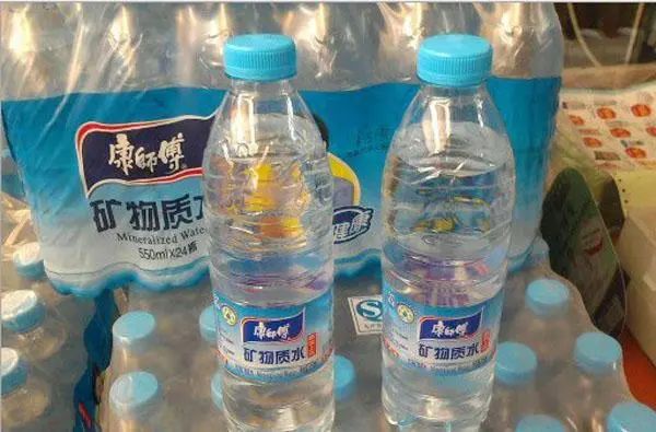 液体印钞机瓶装水的新王和旧王