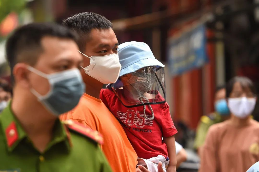 根据越南卫生部长阮青龙的说法,越南发现了一种新冠病毒的新变异株,是