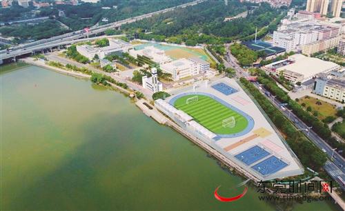 俯瞰校园2020年,坐落于东莞市望牛墩镇的北辰高级中学(以下简称"