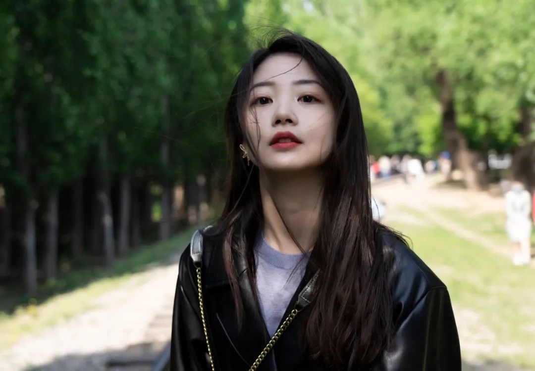 27岁女孩撞脸沈佳宜还是清华博士家有女孩最重要的原来是这件事