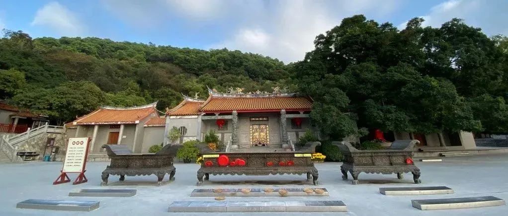 位于凤凰山森林公园的凤岩古庙01.