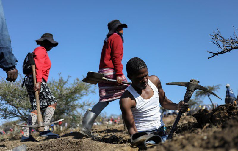 南非挖钻石图片