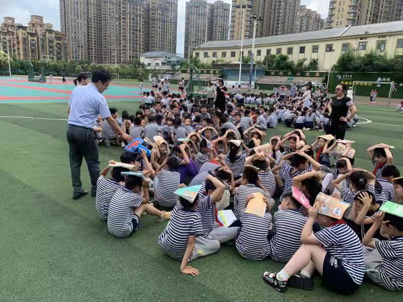 注重日常演练 筑牢安全防线——怀化市宏宇小学组织开展安全疏散演练