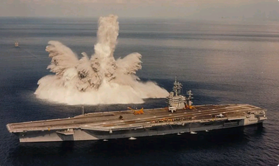 1987年“罗斯福”号航母接受全舰冲击试验