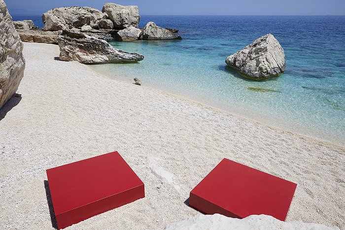 图片来源：Prada